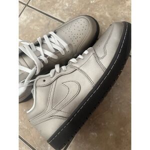 Nike Wmns Air Jordan 1 Low SE AJ1 Metallic Women Casual Shoes Sz 12 (women)